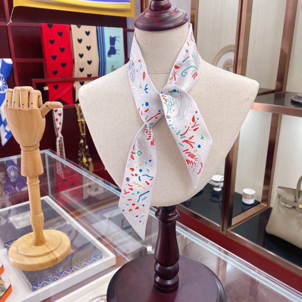 Hermes Twilly Silk Bow Tie (5x86cm)